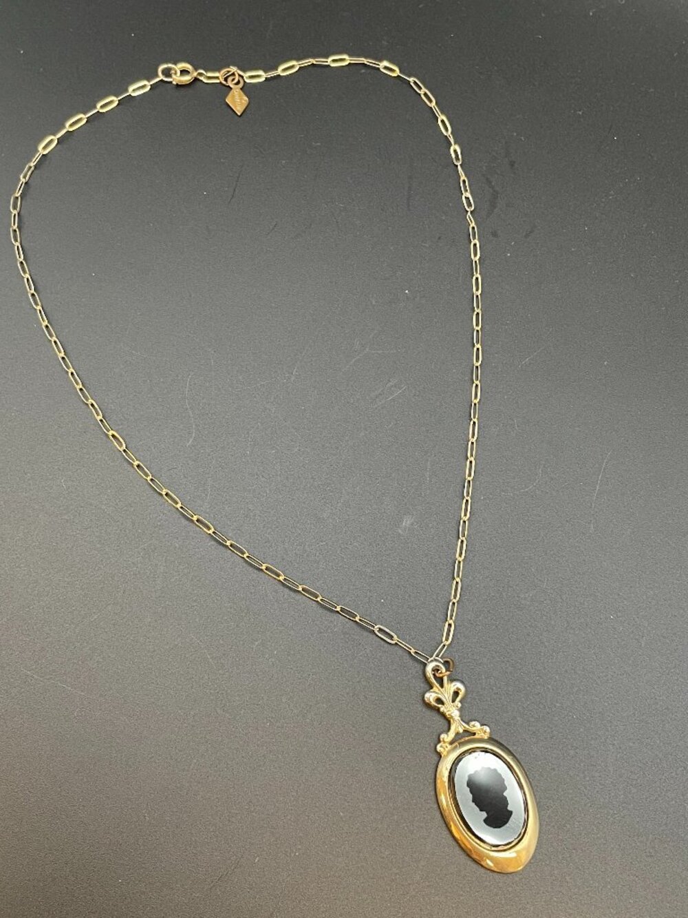 Vintage Sarah Coventry Evening Profile Cameo Necklace